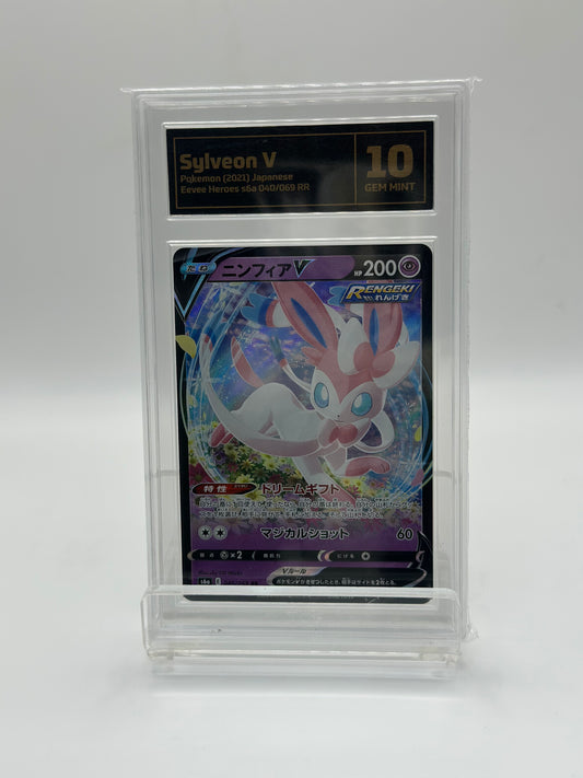 SYLVEON V 040/069 RR